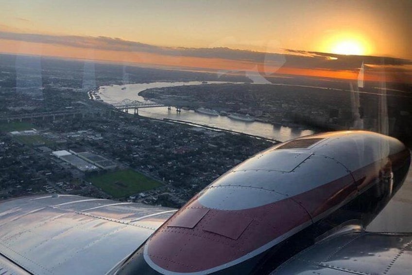 New Orleans Group Sightseeing Flight for 4-5 people 2