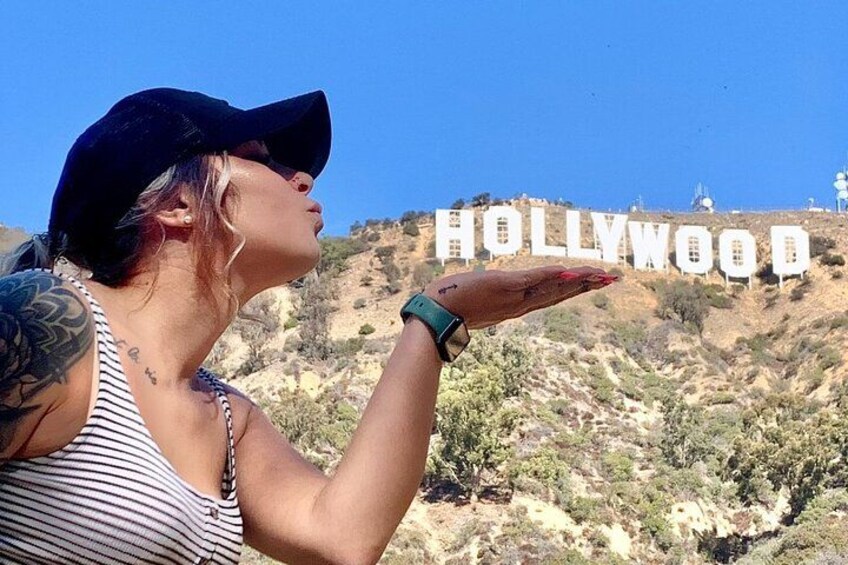Hold the sign like this.... 3