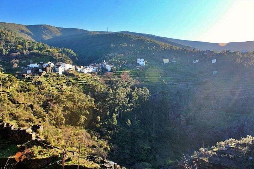 A tour between Cascades and Schist Villages, Piodão 3