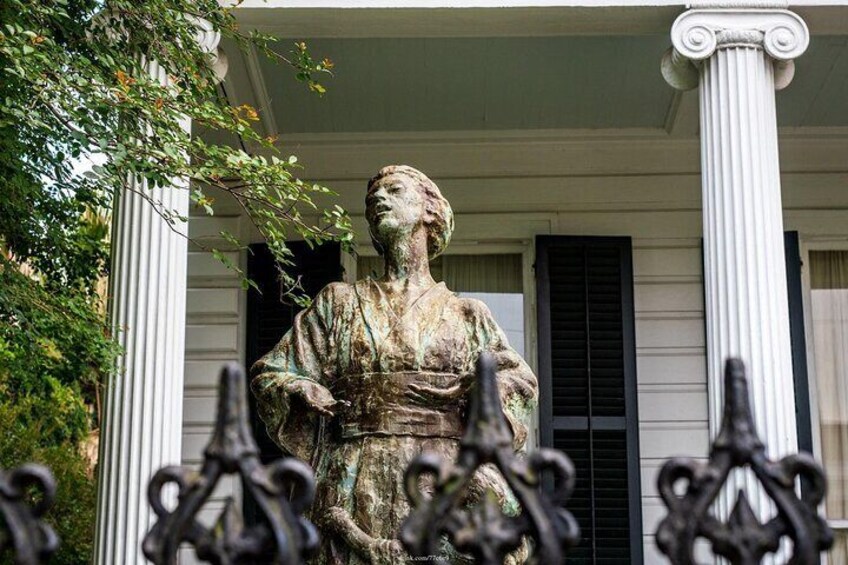 Explore New Orleans' Garden District: Private 2-hour Walking Tour