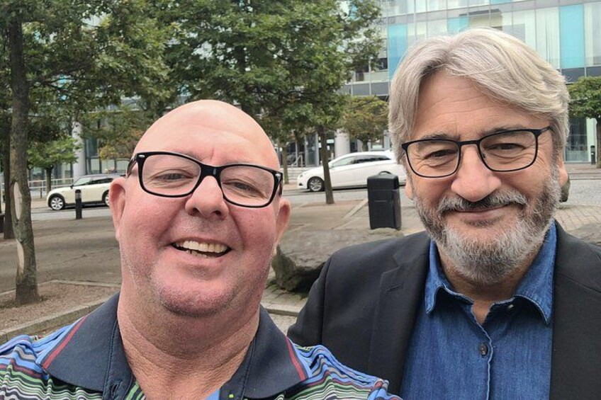 Mark with Irish correspondent , Author and Historian Fergal Keane . 3