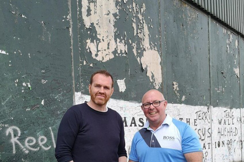 Belfast Black Taxi Tour: Private Journey Through History 4