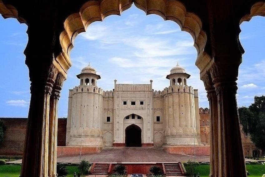 Lahore Historical Landmarks & City Sightseeing Tour 1