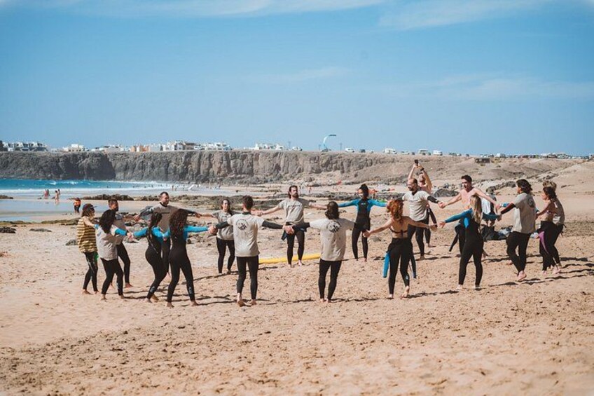 Lezioni di Surf per Beginner e Intermedi (6 persone a istruttore) 5