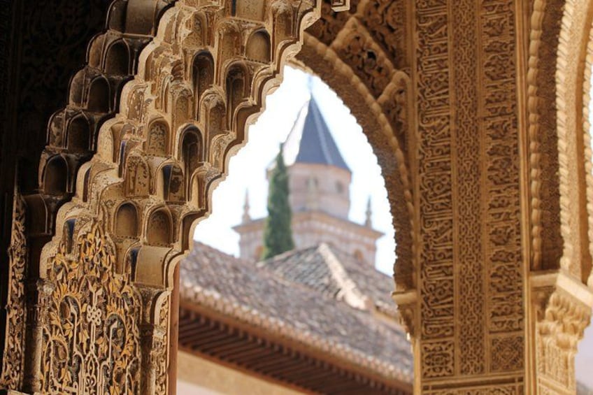 Alhambra & Generalife Skip the line Small Group including Nasrid Palaces 2