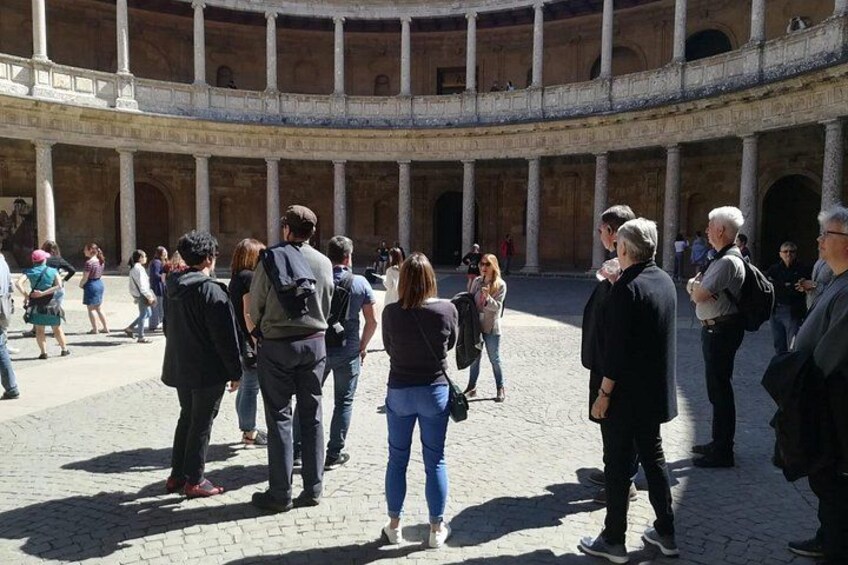Alhambra & Generalife Skip the line Small Group including Nasrid Palaces 2