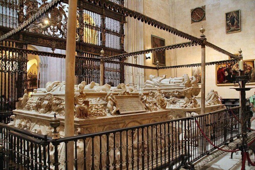 The mausoleum of the Royal Chapel of the Catholic Monarchs 2