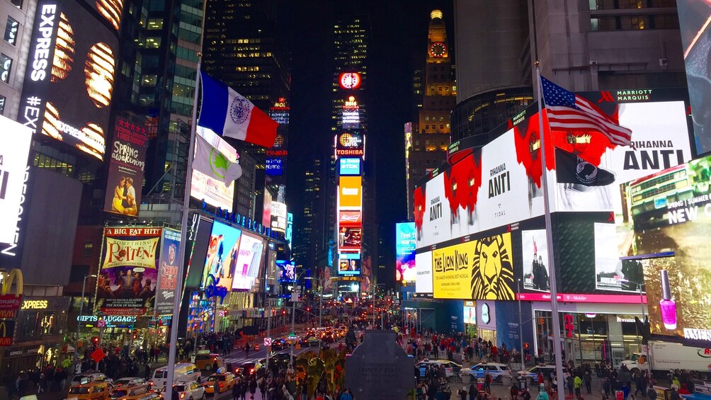 New York Day Trip from Philadelphia by Train with Hopon HopOff