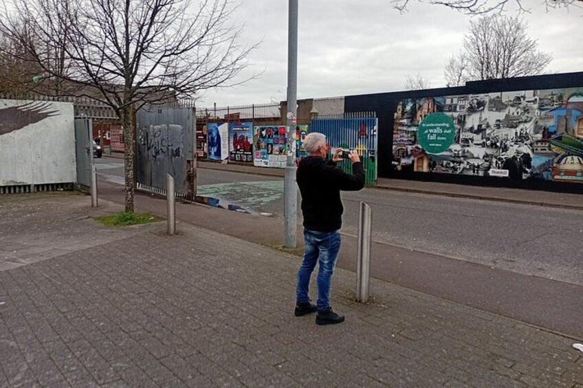 Belfast's Political Mural Taxi Tour 3