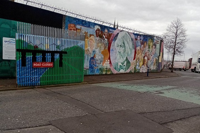 Belfast's Political Mural Taxi Tour 4