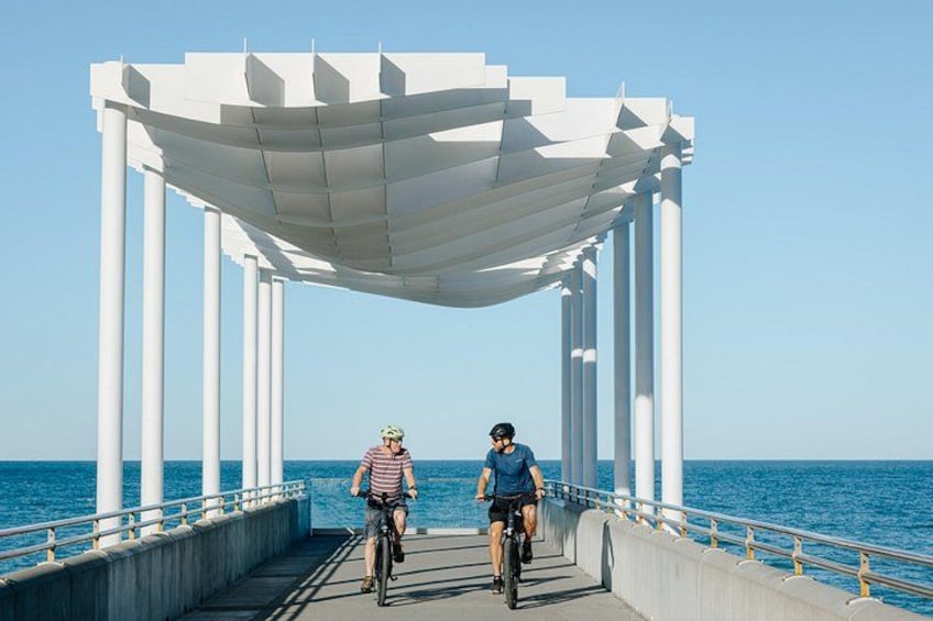 Cycling on Marine Parade, Napier, NZ 4