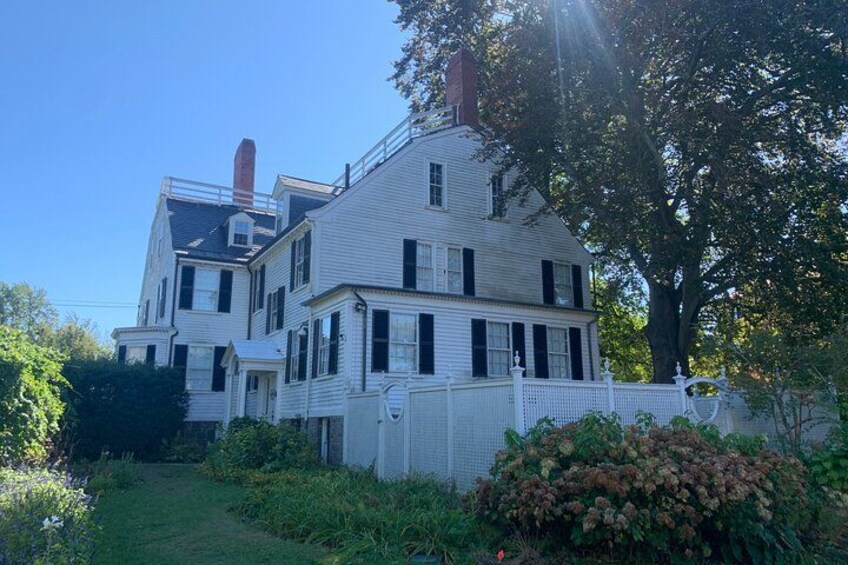 Self-Guided Smartphone Ghost Walking Tour in Salem 3