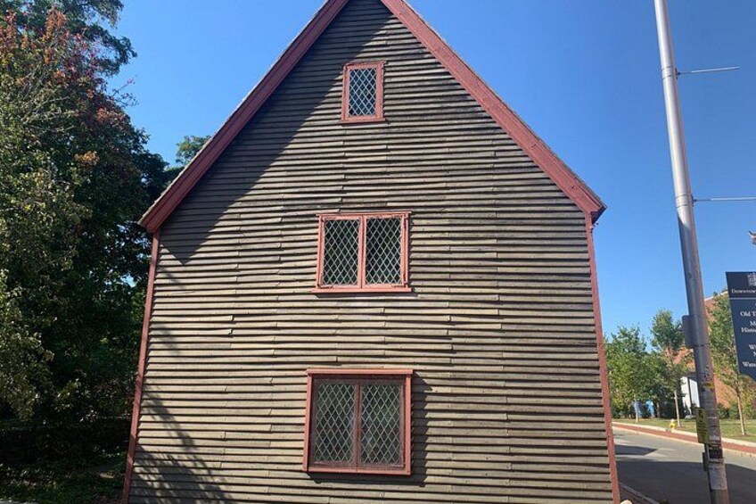 Self-Guided Smartphone Ghost Walking Tour in Salem 2
