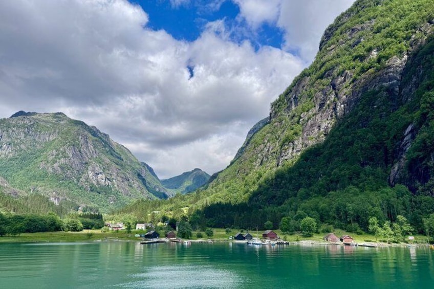 4 Day Bergen - Hardangerfjord private fjord-cruise 3