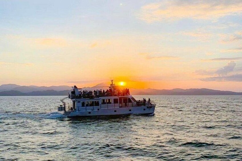 Full Day Tour to Tortuga Island from Jaco 2