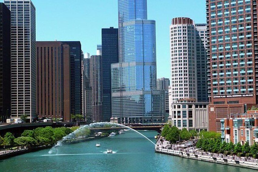 Chicago River Floating Tiki Bar Cruise 5