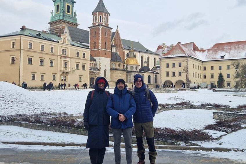Krakow City Tour with my customers from London, United Kingdom.
Cathedral Church and Wawel Hill in a winter scenery.
#krakowtour
#krakowcitytour
#krakowoldtowntour
#krakowprivatetour
#krakowprivatecit 2