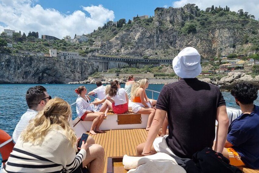 Sicilian wine tasting on the boat in Taormina 3
