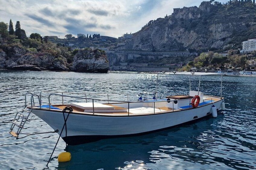 Sicilian wine tasting on the boat in Taormina 2