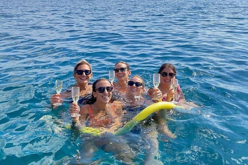 Sicilian wine tasting on the boat in Taormina 3