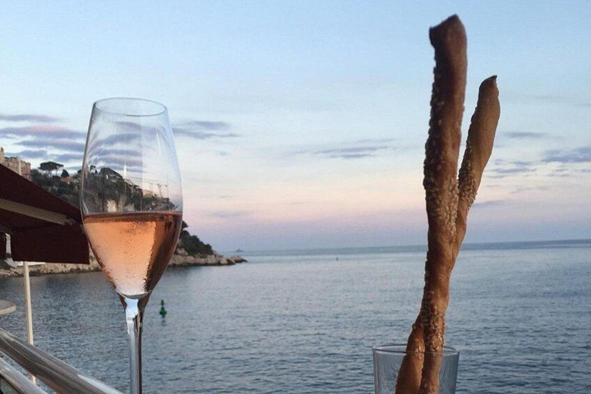 Aperitif by the beach 1