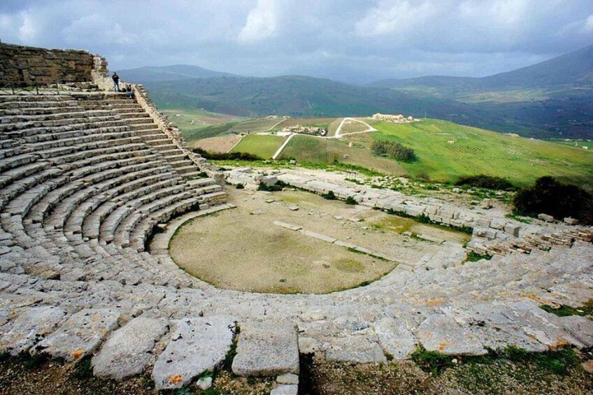 Visit Segesta and Selinunte from Trapani 2