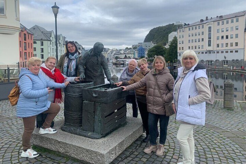 Amazing city walk in Ålesund