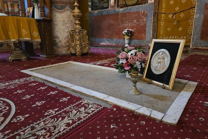 Vlad the Impaler Castle in Targoviste, Winery and Dracula' Tomb 2