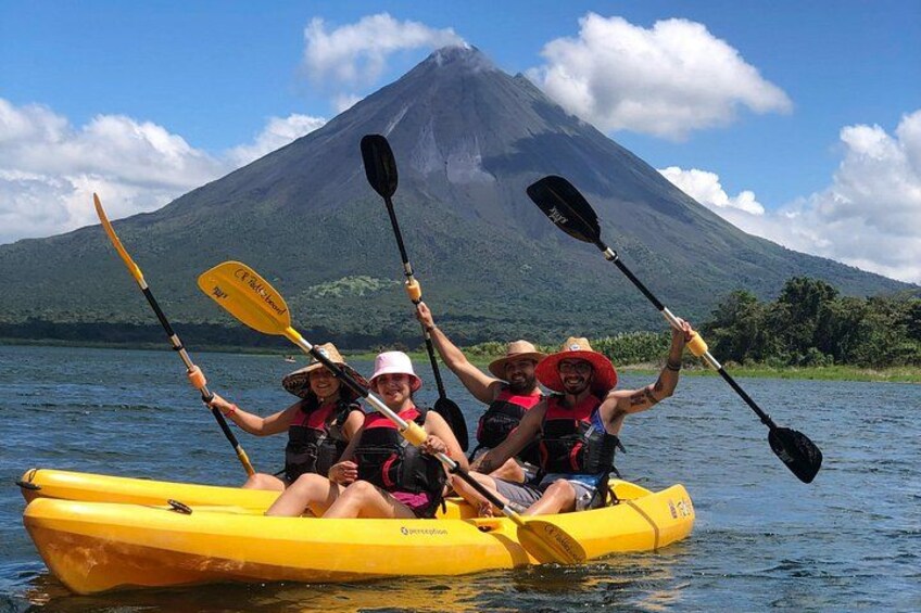 Friends and nature! Join our guided kayaking tour 3