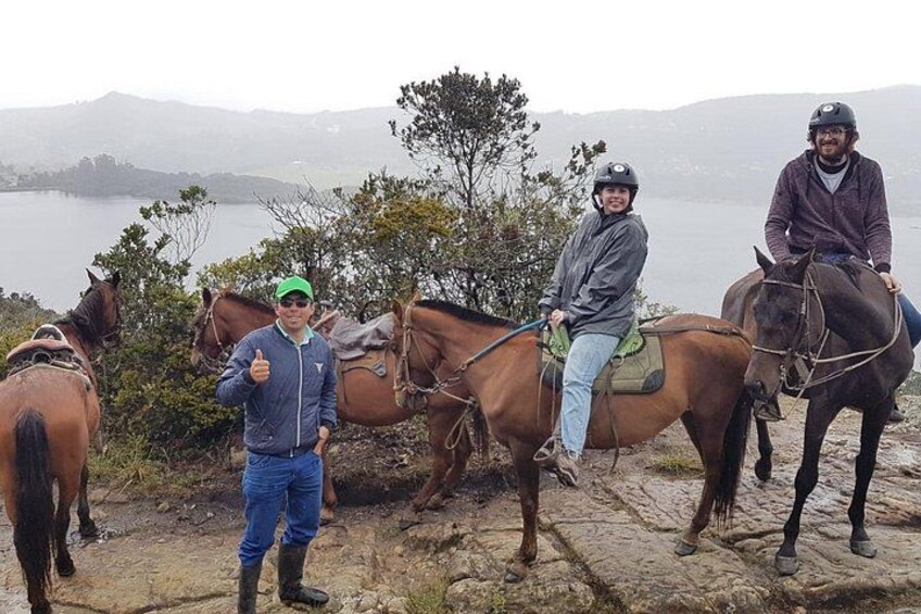 Experienced local guides will lead you through the trails 4