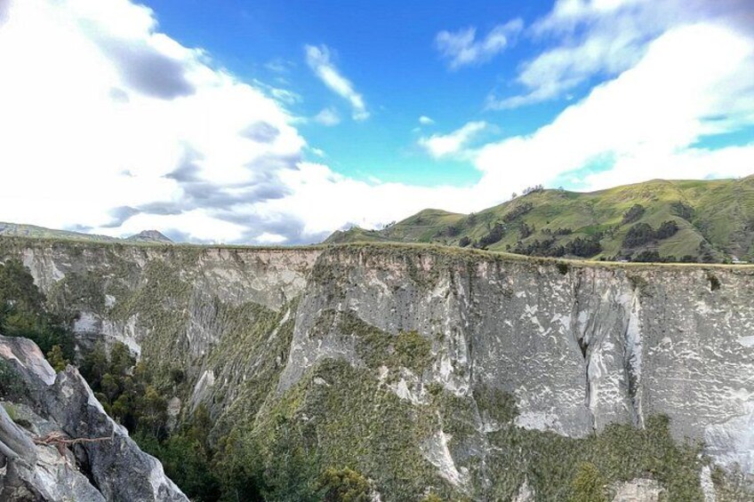 Full-Day Tour to Quilotoa Lagoon From Quito with Lunch 3