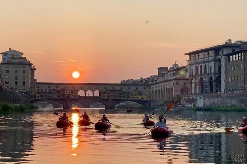 Kayak Soft in Florence under the Pontevecchio Arches 1
