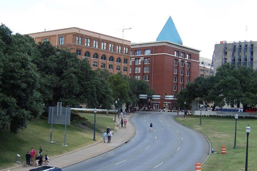 1-Hour JFK Assassination Walking Tour 5