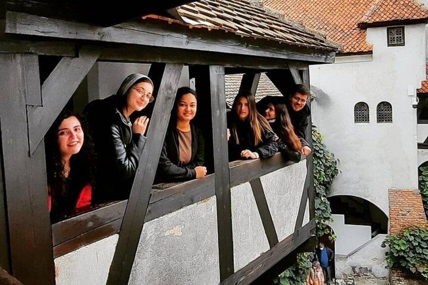 Hike&City PrivateTour- Dracula's Castle and Pestera mountain village from Brasov 5