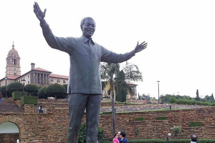 Nelson Mandela's statue welcomes all to the Union Buildings and South Africa 5