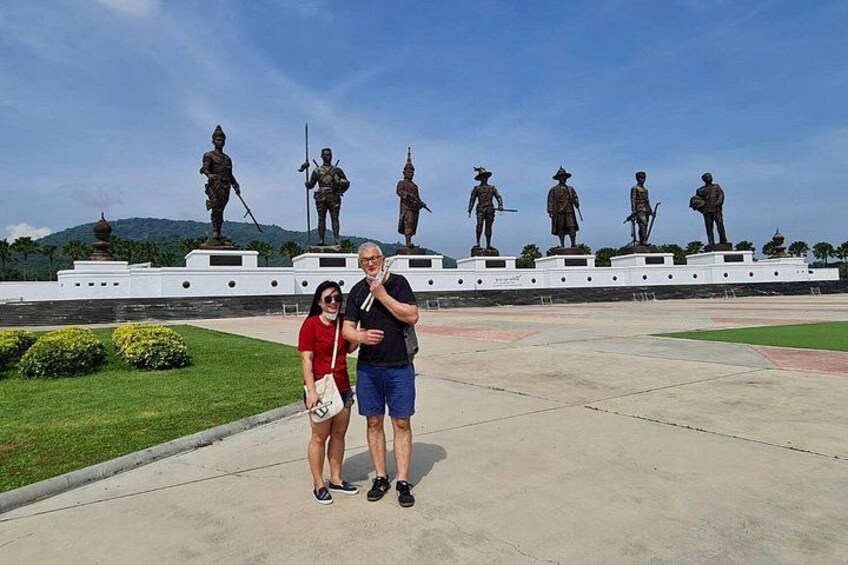 Explore Hua Hin Half-Day Small-Group Tour with Lunch 2