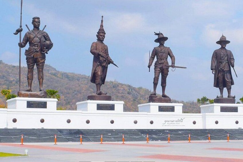 Ratchapak Park 3