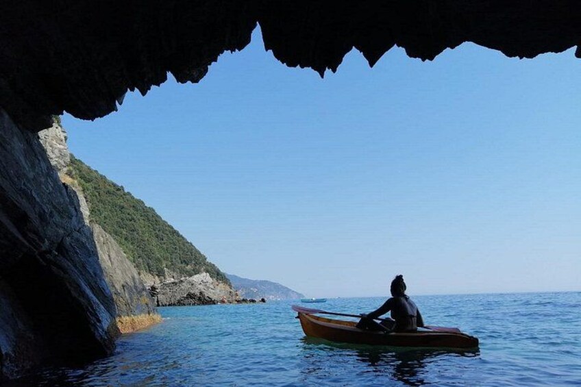 Kayak experience with Carnassa Tour in Cinque Terre + Snorkeling 4