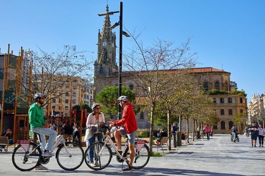 Basque History and Cultural Shared Tour by Bike