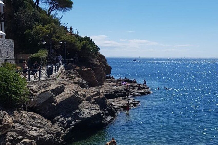 A dip where the water is bluer .... 1
