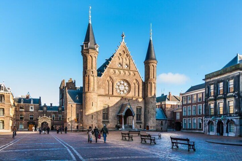 Hague: The Heart of Old Town Exploration Game and Tour 1