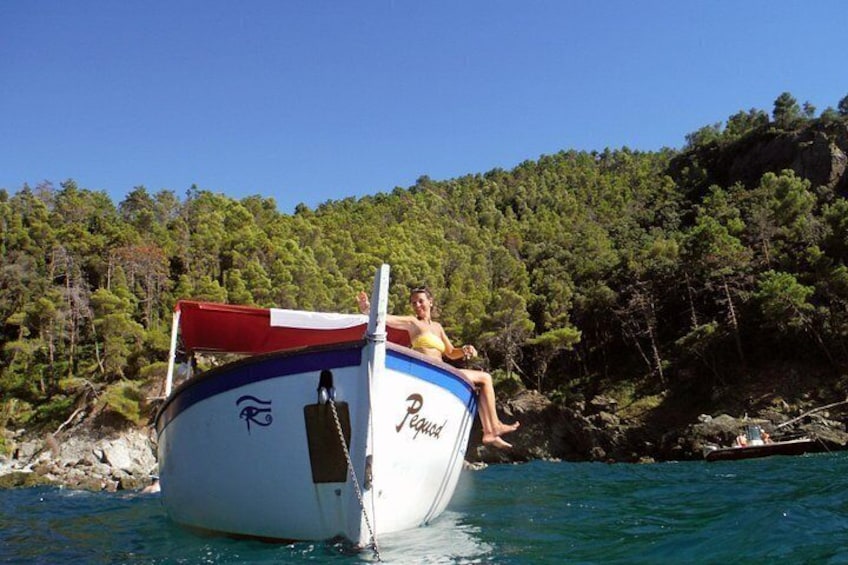 Sunset Boat Tour to Cinque Terre with aperitif on board 3