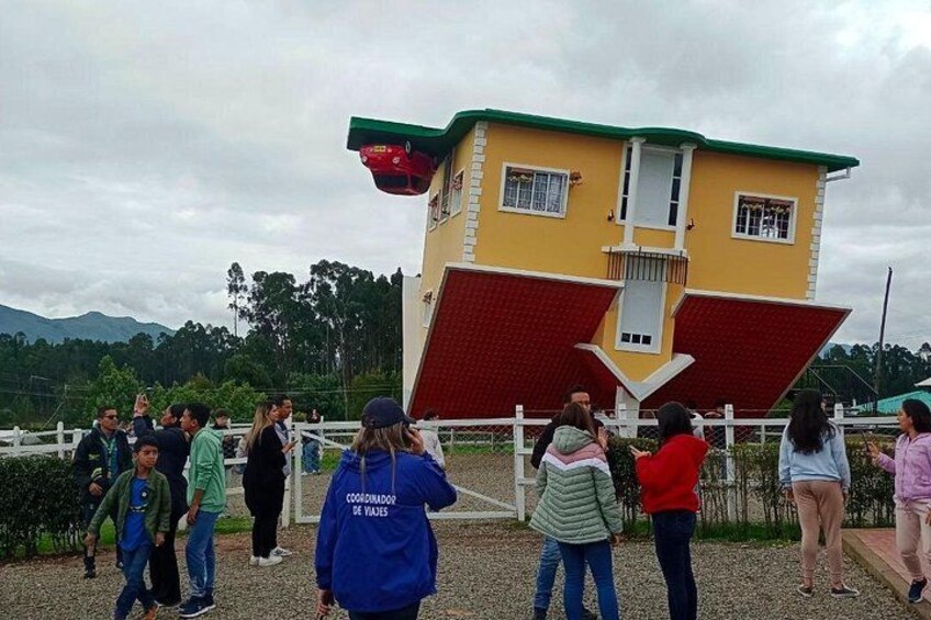 La Casa Loca+Pueblo Guatavita+Reservoir Tomine Private Tour 2