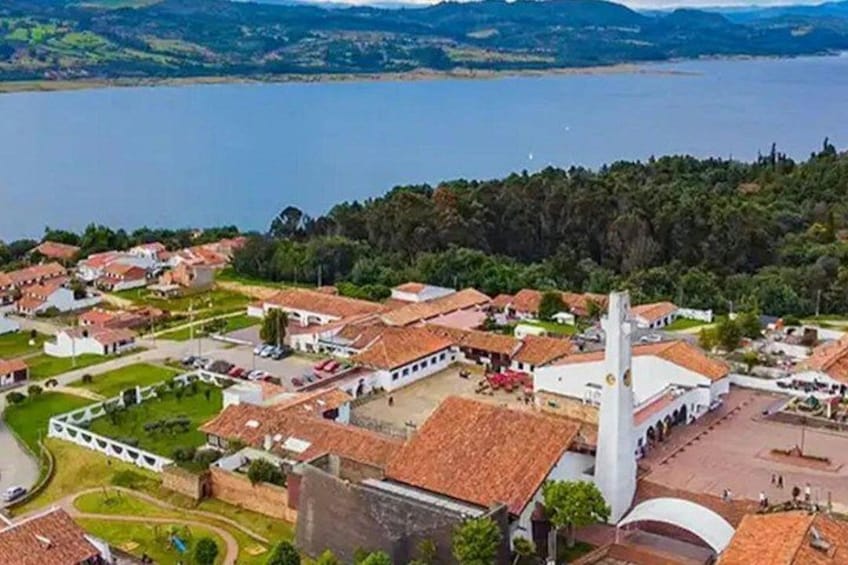 Guatavita Pueblo 4