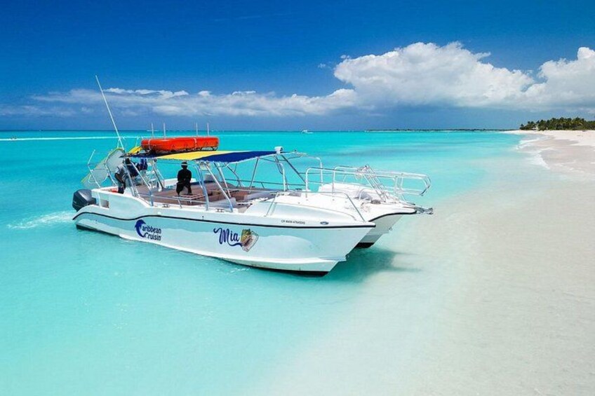 4HR Private Half-day Boat in Gracebay 1