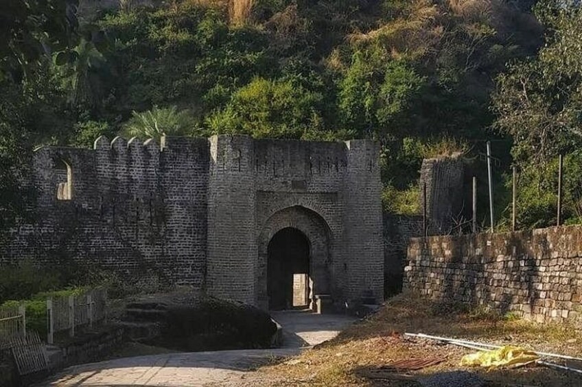 Historical Tour including Unesco Kangra fort & Rock cut temple from Dharamshala 3