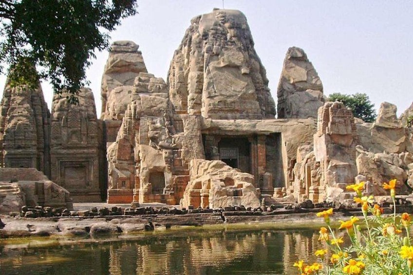 Historical Tour including Unesco Kangra fort & Rock cut temple from Dharamshala 1