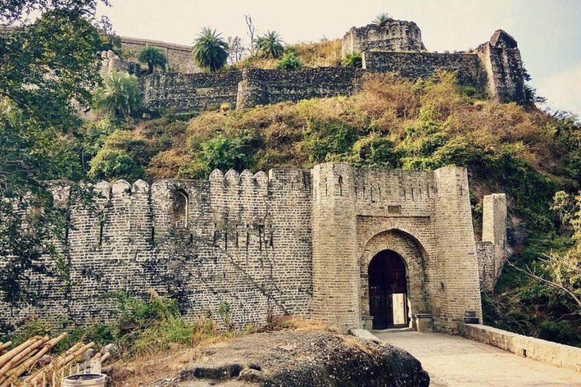 Historical Tour including Unesco Kangra fort & Rock cut temple from Dharamshala 4