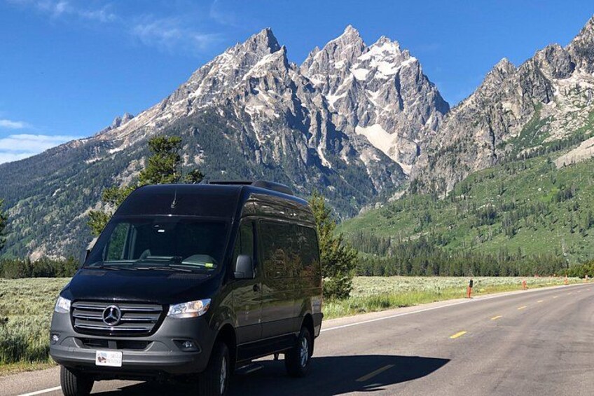 Private Full-Day Yellowstone National Park Tour 5