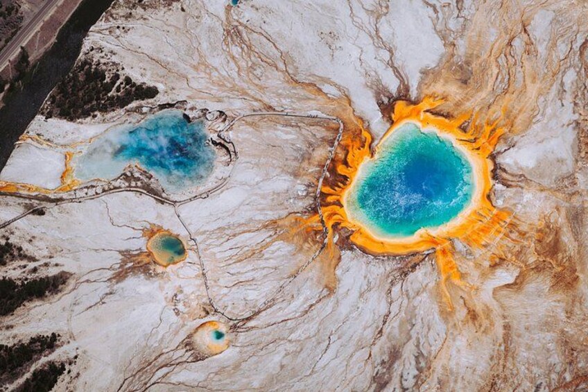 Private Full-Day Yellowstone National Park Tour 4